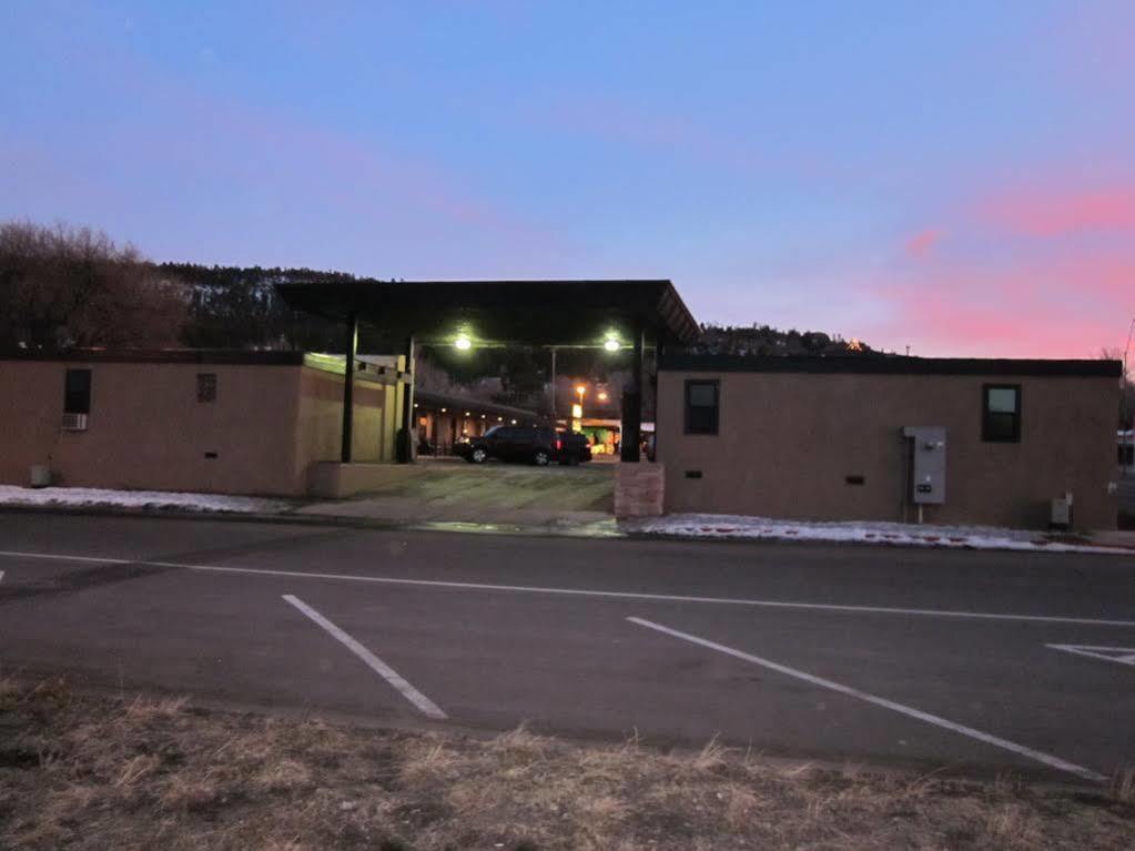 Rodeway Inn & Suites Williams Downtowner-Rte 66 ภายนอก รูปภาพ